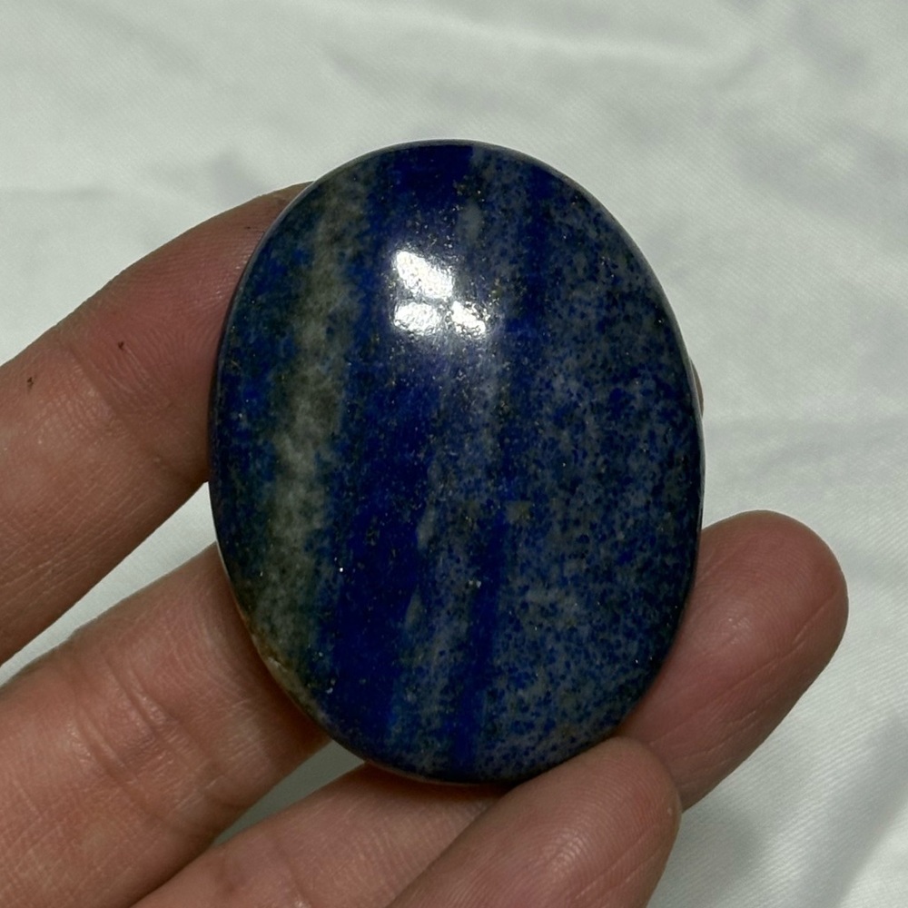 Lapis lazuli palm stone - Picture 8 of 13